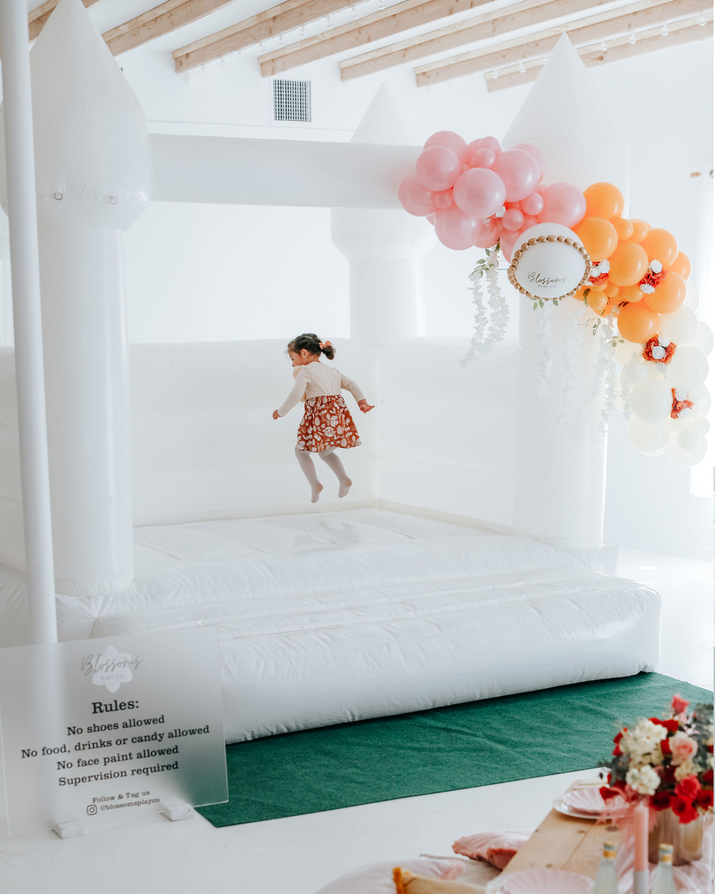 Lily-ChildPartyRental-LuxuryBounceCastle-White